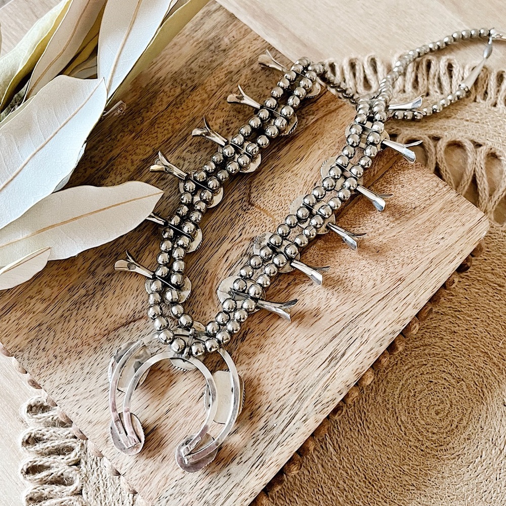 SOLD ‼️HP 6X • Authentic Vintage Native American Squash Blossom Necklace - Picture 3 of 6
